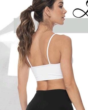 Top Deportivo Básico Negro – Ligero, Cómodo y Versátil