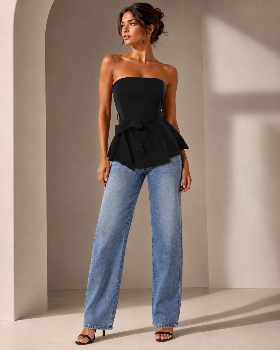 Top Strapless Peplum con Lazo en negro