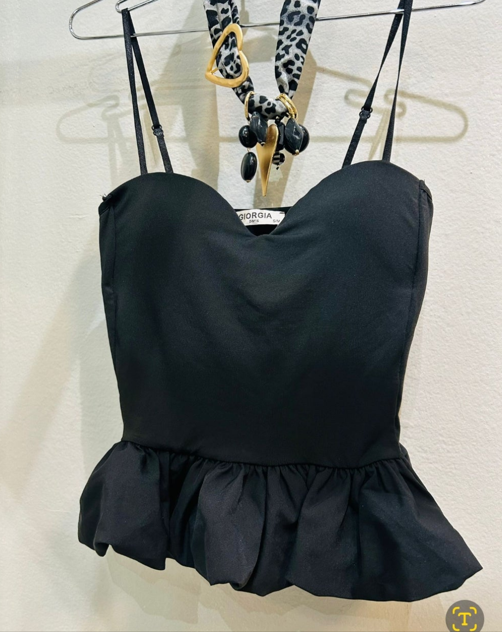 Paris top